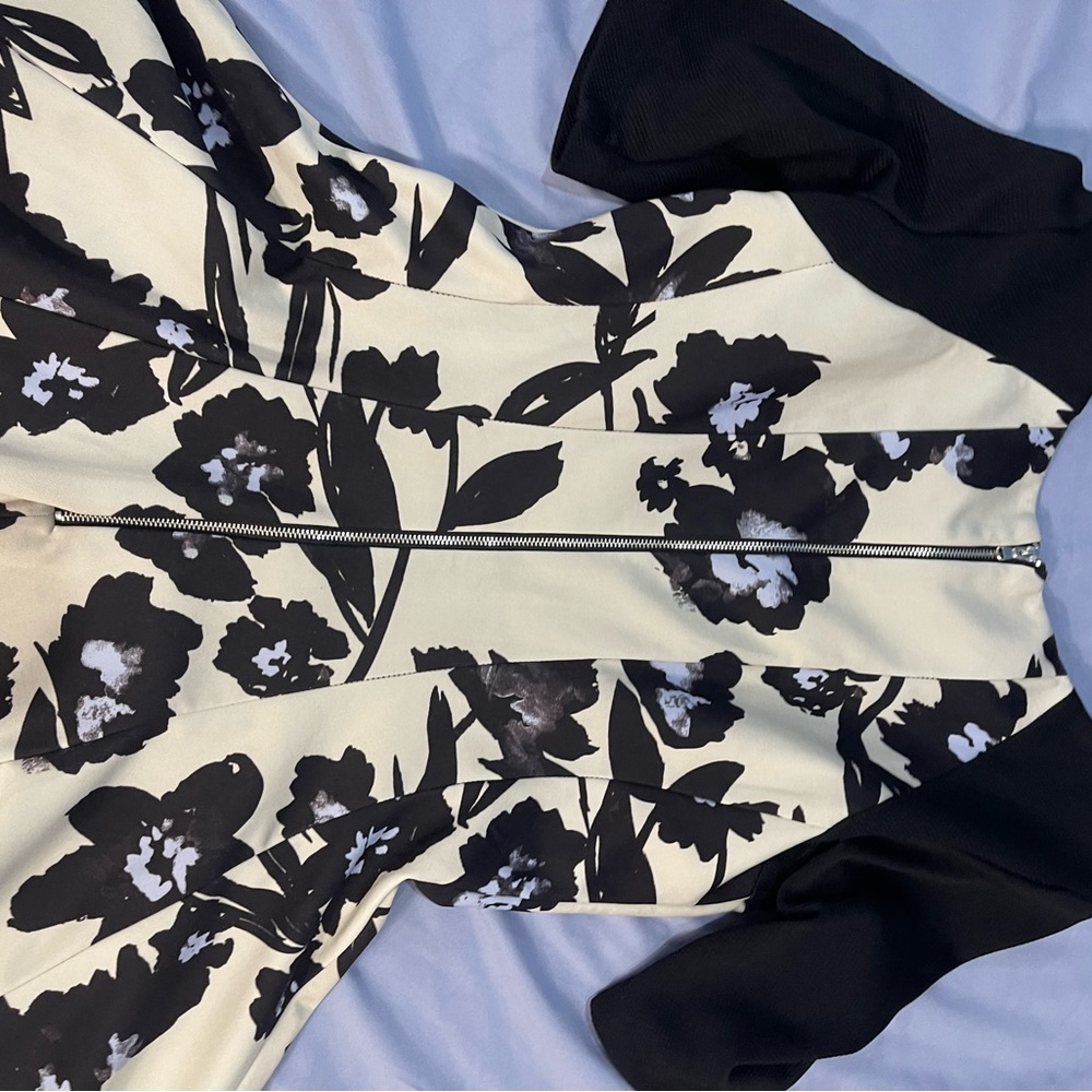 Julian Taylor Black and Cream Floral Midi Dress - Picture 13 of 16